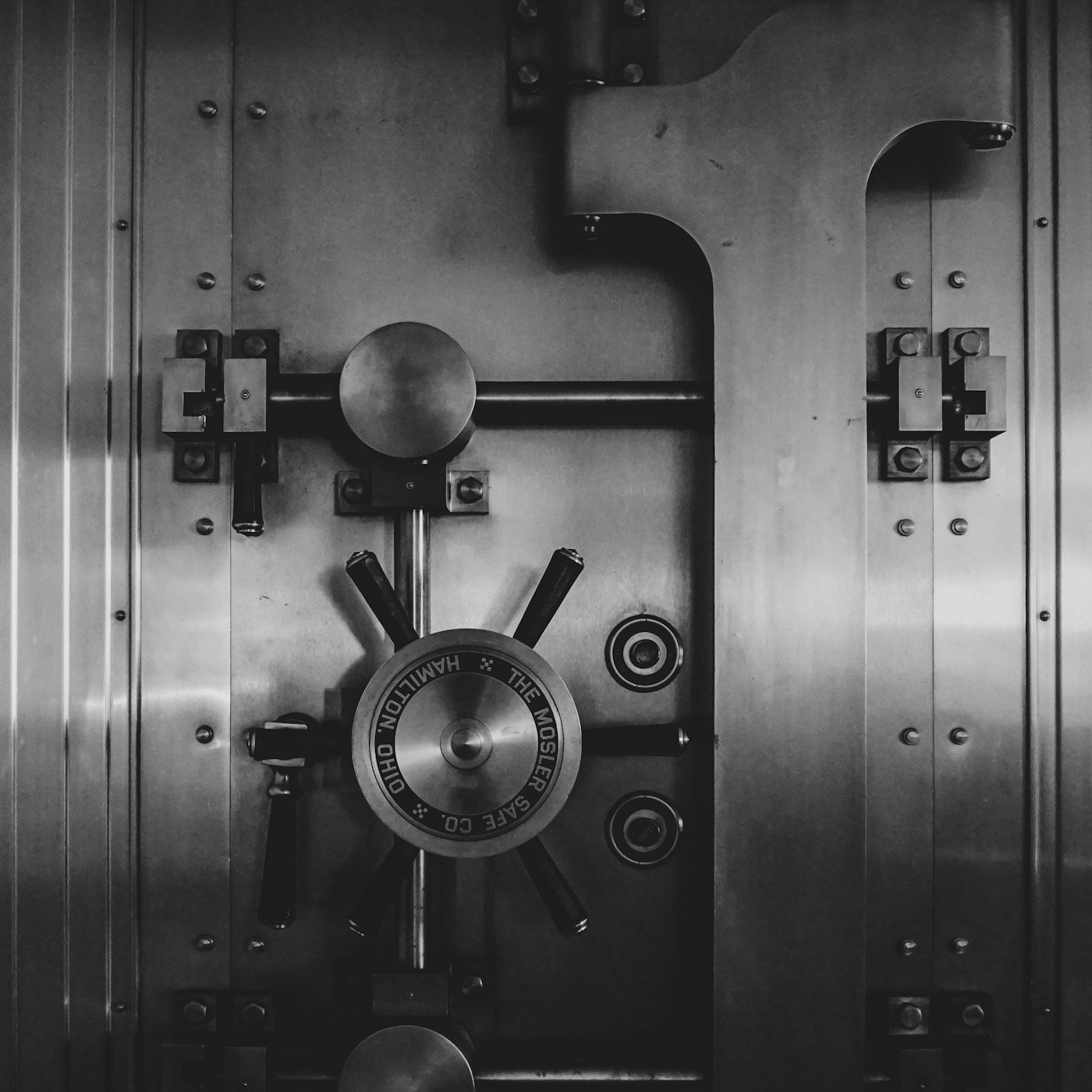 Heavy steel vault lock mechanism
